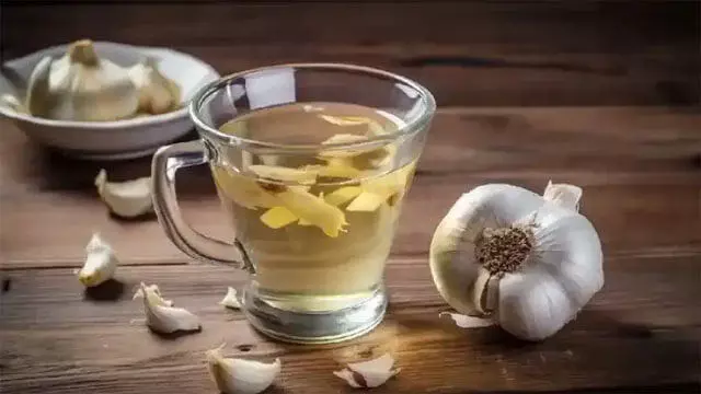 İlaçlara Veda Edin: Çöpe Atılan Sarımsak Kabukları Meğer Şifa Deposuymuş!