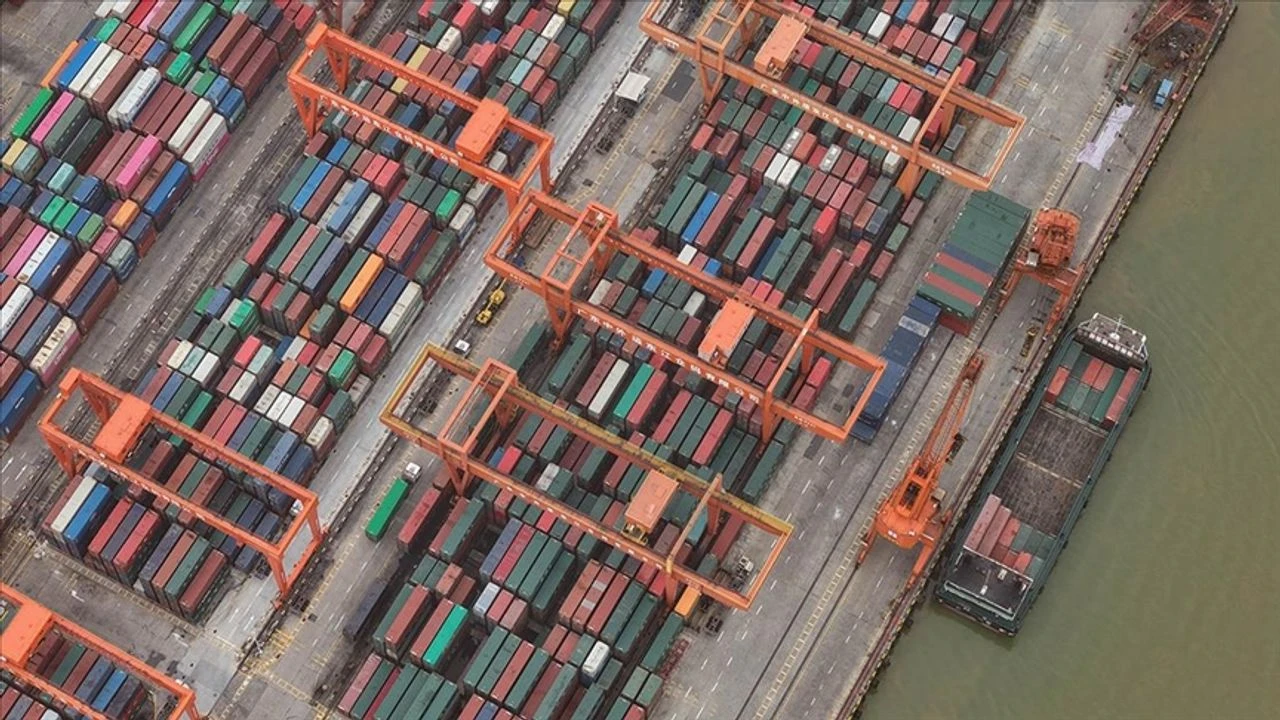 Konteyner Trafiği Artıyor: Ticaret Engellerine Rağmen Küresel Ticaret Güçlü Seyrediyor