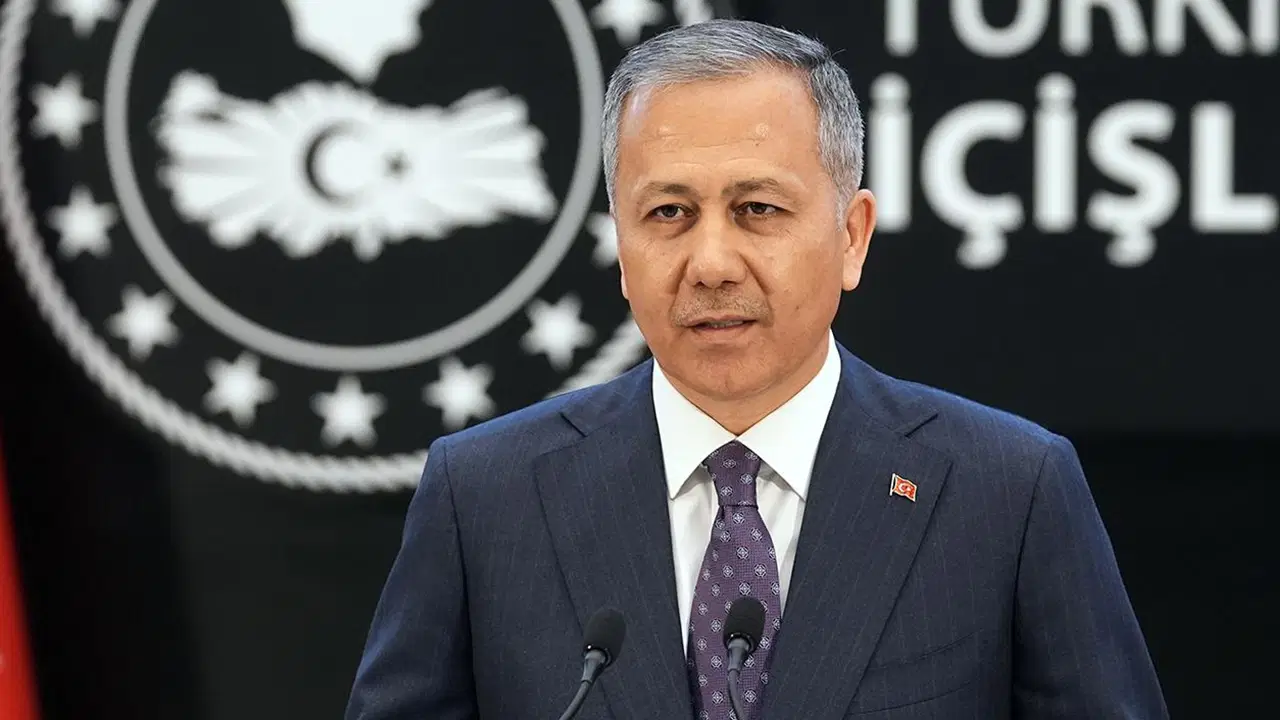 Yerlikaya açıkladı: 32 göçmen kaçakçılığı organizatörü ve 572 düzensiz göçmen yakalandı